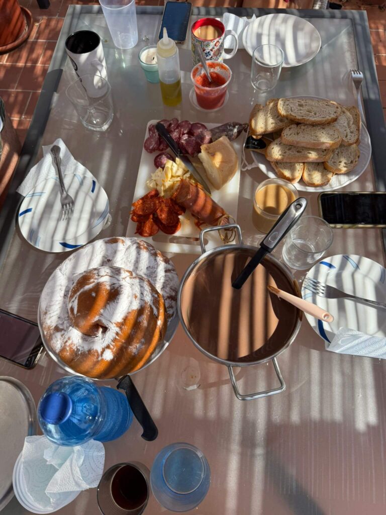 Desayuno variado menorquín